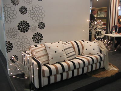 軟體家具行業(yè)出臺(tái)新標(biāo)準(zhǔn) 勿忽視甲醛外的危害物 -家居快訊-上海搜房裝修家居網(wǎng)